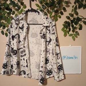Witchy Cat Graphic Button Down Shirt